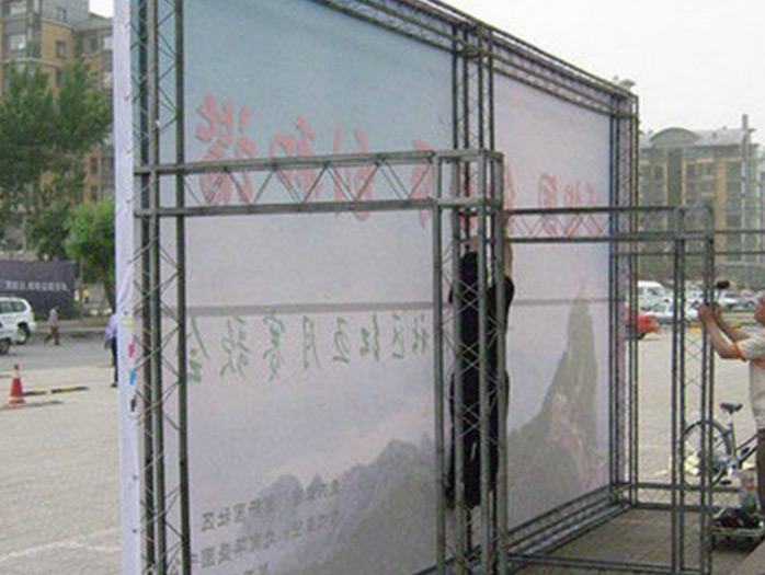 舞臺(tái)桁架搭建